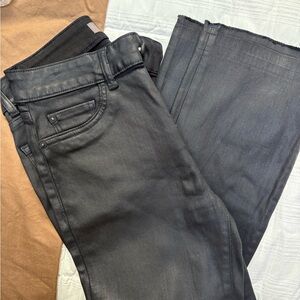 DL1961. Size 25. Mid rise. Crop boot
Color Marin (blue)